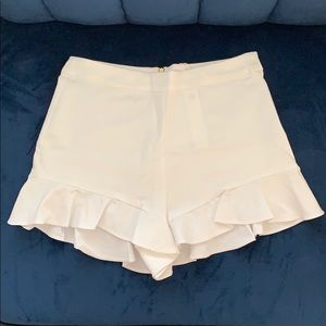 Zara White Ruffle Shorts - M